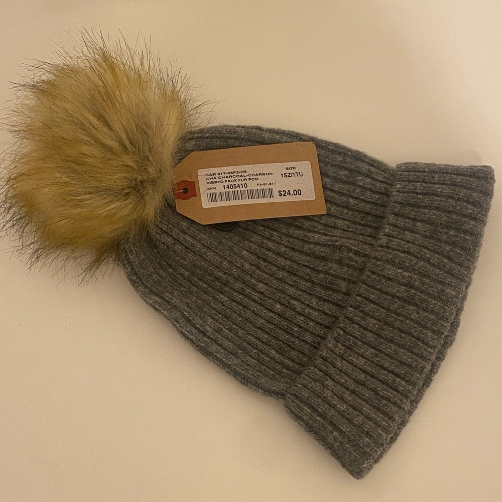 Harlow Gray Knit Hat with Faux Fur Pom